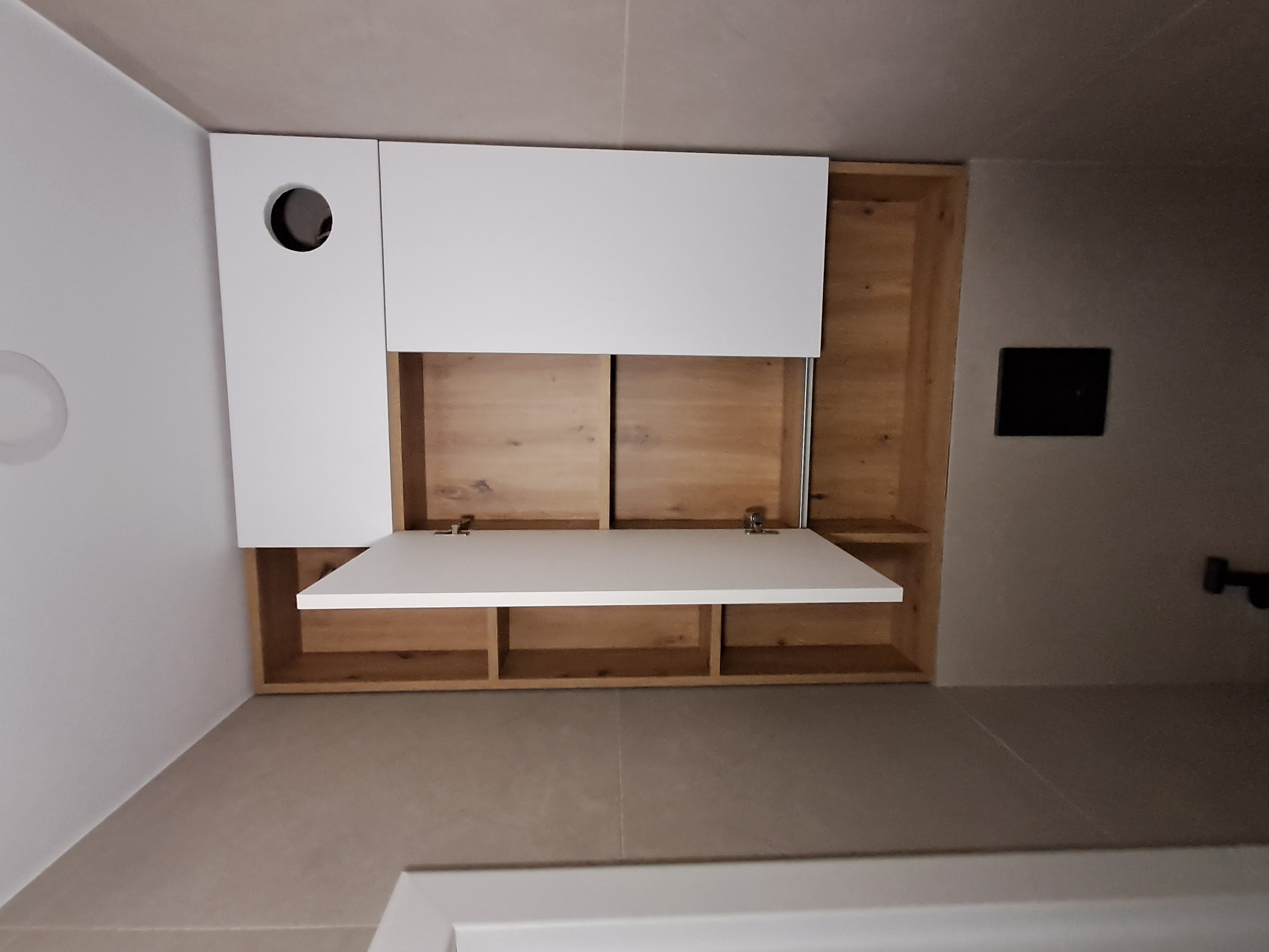 ПВЦ шкаф за баня